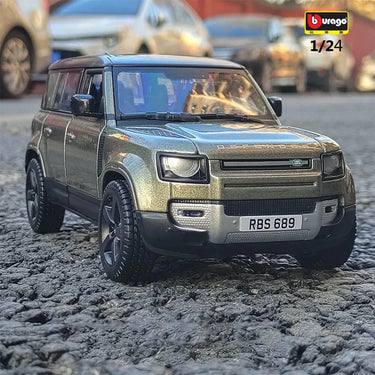 BURAGO 1:24 2022 LAND ROVER DEFENDER 110 DIECAST MODEL